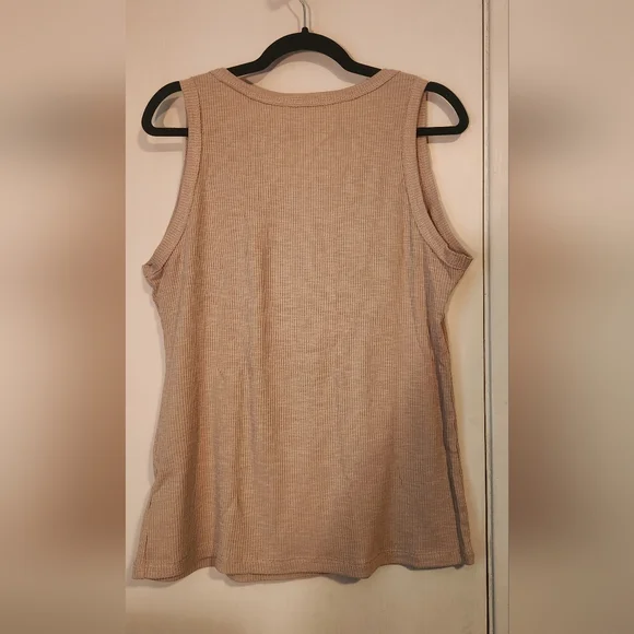 Set of 3 Women's Sleeveless Ribbed Tank Tops - Dark Grey, White and Beige - Picture 4 of 11